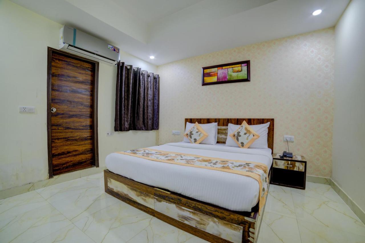 Grand Suites Delhi Airport Hotel 4*